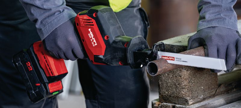 Image 7 of 9: SR 4-22 One-handed reciprocating saw Compact and light cordless one-handed brushless reciprocating saw for everyday demolition and fast, precise cutting (Nuron battery platform) Applications 1