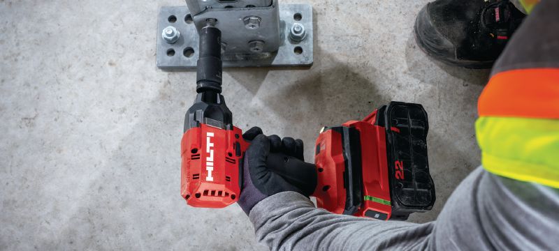 SI-AT-22 自動調整扭矩模組 適用於充電式衝擊扳手，可根據認證自動進行緊固零件預緊 (Nuron 電池充電平台) 應用 1