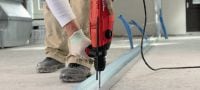 Go to slide 5 of 6: TE 3-ML 電鎚鑽 強力槍式握把，三重模式的多用途 SDS Plus (TE-C) 電鎚鑽 – 附鑿破功能，碳刷可輕易更換 應用 3