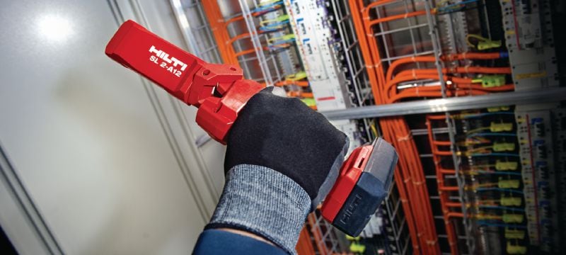 Image 5 of 6: SL 2-A12 Cordless work light Cordless 12V LED task light with flexible head for illuminating confined and medium-sized work areas Applications 1