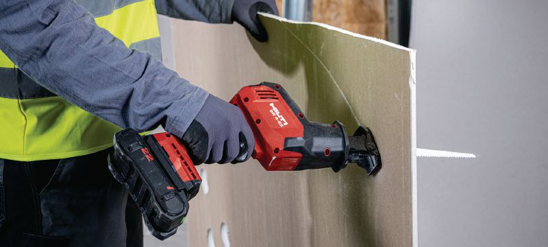 Image 4 of 9: SR 4-22 One-handed reciprocating saw Compact and light cordless one-handed brushless reciprocating saw for everyday demolition and fast, precise cutting (Nuron battery platform) Applications 1