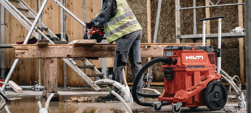 Image 3 of 4: VC 40L-X L-Class dust extractor Powerful dust extractor with large container and push-bar for connection with power tools and jobsite clean ups (wet & dry), 30l tank Applications 1