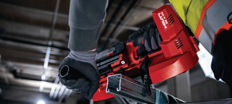 Image 3 of 4: SB 4-22 Portable band saw Cordless portable band saw inc. 14/18 TPI blade for precise, low-noise, low-spark cuts through metal up to 63.5 mm│2-1/2” cutting depth (Nuron battery platform) Applications 1