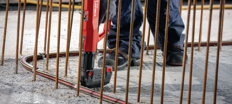 Image 10 of 13: DX 6 MX Powder-actuated nailer with magazine Fully automatic powder-actuated nailer with magazine for fastening collated nails Applications 1
