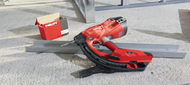 Image 9 of 10: GX 3 氣動緊固工具 瓦斯擊釘槍，具單一電源，適用於輕隔間槽鐵，電氣、機械及建築營建應用 應用 1