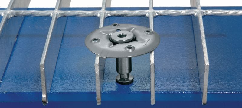 X-FCM-R 格柵緊固盤 (不銹鋼) 不鏽鋼格柵緊固零件盤，適合搭配螺紋螺栓，固定在高度腐蝕環境中的地板格柵 應用 1