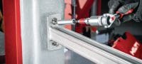 獨立螺桿 (不鏽鋼) 公/母不鏽鋼獨立螺桿，可緊固至被動防火保護 (PFP) 塗層鋼樑 應用 3