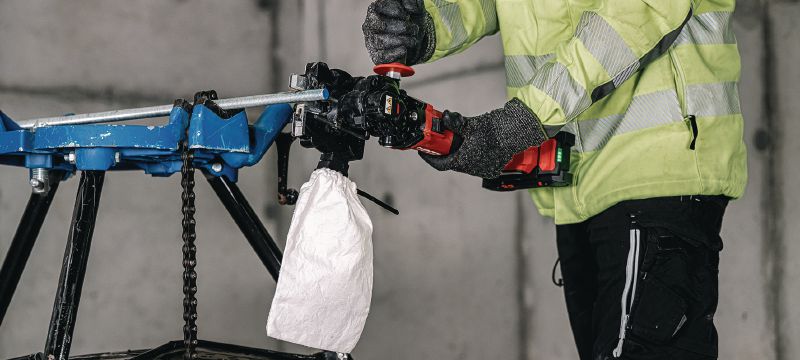 Image 6 of 7: NRC 6-22 Cordless rebar cutter Cordless rebar flush cutter for low spark cold cutting threaded rods and (25mm / #8) rebar (Nuron battery platform) Applications 1