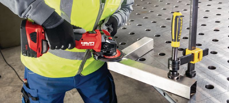 Image 12 of 13: AG 4S-A22 (100) Cordless angle grinder 22V cordless angle grinder with electronic speed control and brushless motor for everyday cutting and grinding with discs up to 100 mm Applications 1