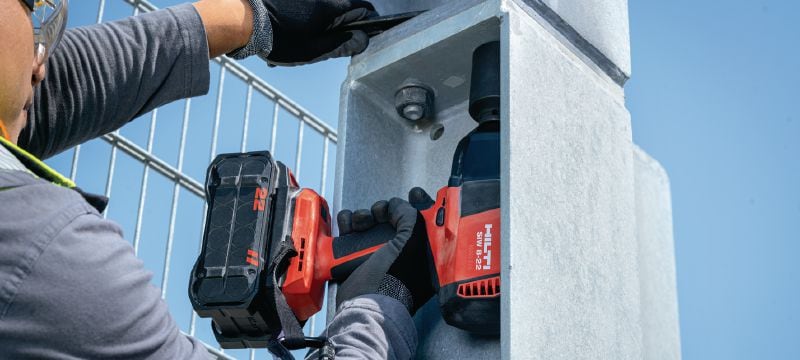 Image 4 of 6: SIW 8-22 ½” Cordless impact wrench Ultimate-class, high-torque cordless impact wrench with 1/2 friction ring anvil for structural bolting and anchoring (Nuron battery platform) Applications 1